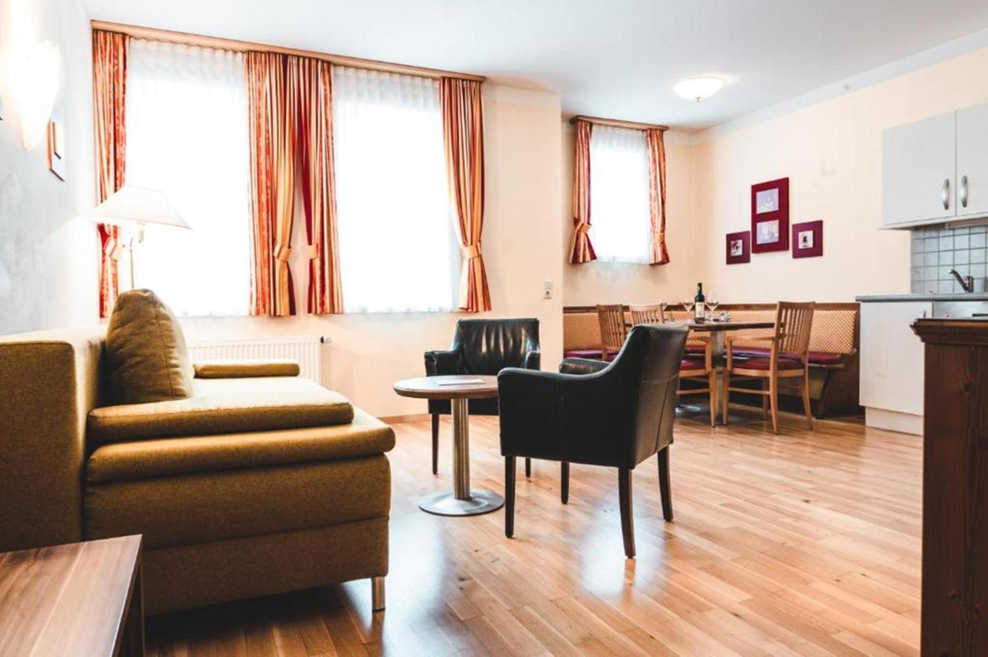 צל-אם-זי Appartements Cella Central מראה חיצוני תמונה